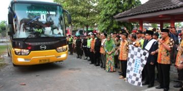 Plt Bupati Lepas Jamaah Calon Haji Klaten