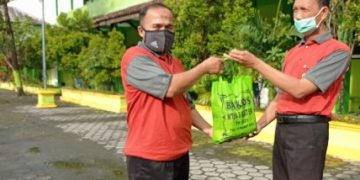Peringati Milad ke 24, MTsN 5 Klaten Bagikan 305 Paket Sembako