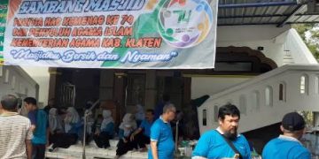 Bersihkan Tempat Ibadah, Warnai HAB Kemenag ke 74