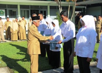 Penyerahan 9 SK pengangkatan CPNS K2