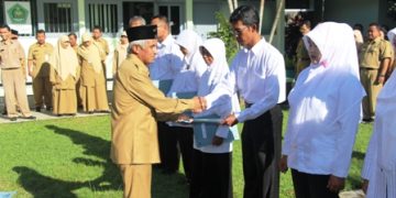 Penyerahan 9 SK pengangkatan CPNS K2