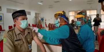 Vaksinasi Tahap Kedua Pejabat Publik, Media Sosialisasi Pada Masyarakat