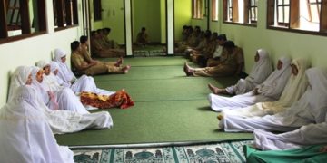 Istirahat siang diisi dengan kultum