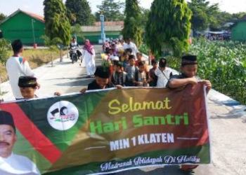 Sambut Hari Santri, MIN 1 Klaten Gelar Pawai Taaruf