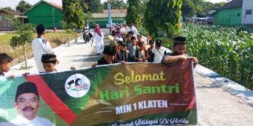 Sambut Hari Santri, MIN 1 Klaten Gelar Pawai Taaruf