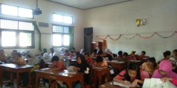 Bidik Siswa Berprestasi, MTsN Jatinom Gelar Try Out UN SD/MI