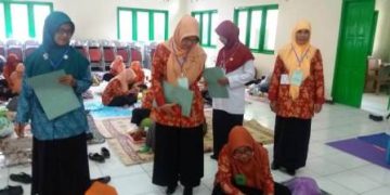 Latih Kreatifitas, DWP Kemenag Klaten Gelar Lomba Merangkai dan Menghias Buah