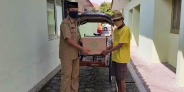 UPZ Kemenag Klaten Bagikan Sembako Peduli Covid 19