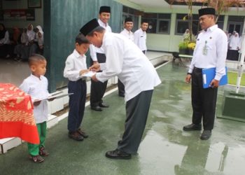 Kemenag bantu anak yatim