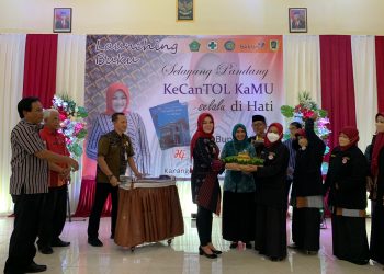 Bupati Klaten Launching Buku Selayang Pandang KeCanTOL KaMU Selalu di Hati KUA Karanganom