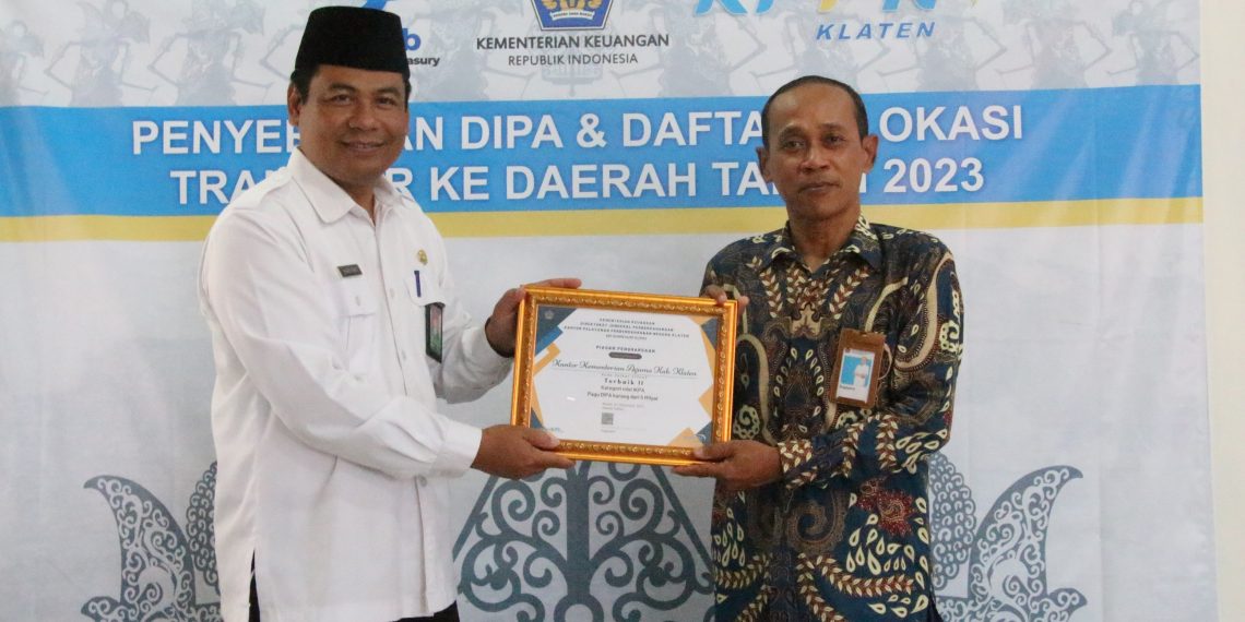 Kemenag Klaten Raih Penghargaan Satker Terbaik II Kategori Nilai IKPA dari KPPN Klaten