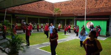 Kick Off Hari Amal Bhakti ke-79 Kementerian Agama RI, Kankemenag Klaten Gelar Senam Kesegaran Jasmani