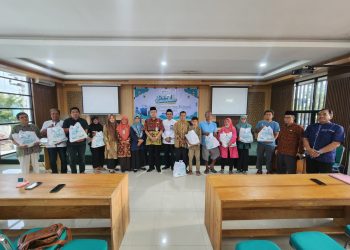 Kankemenag Klaten Salurkan 250 Bingkisan, 450 Paket Uang dan 5 Sertifikat Tanah Wakaf di Festival Ramadan 2025