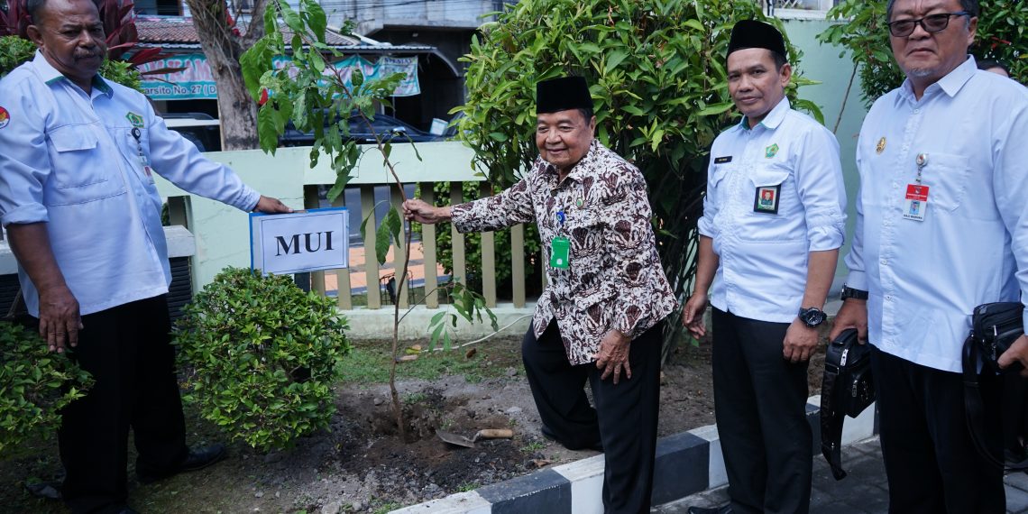 Peringati Hari Bumi, Kankemenag Kabupaten Klaten Sukseskan Program Ekoteologi, Penanaman Sejuta Pohon Matoa
