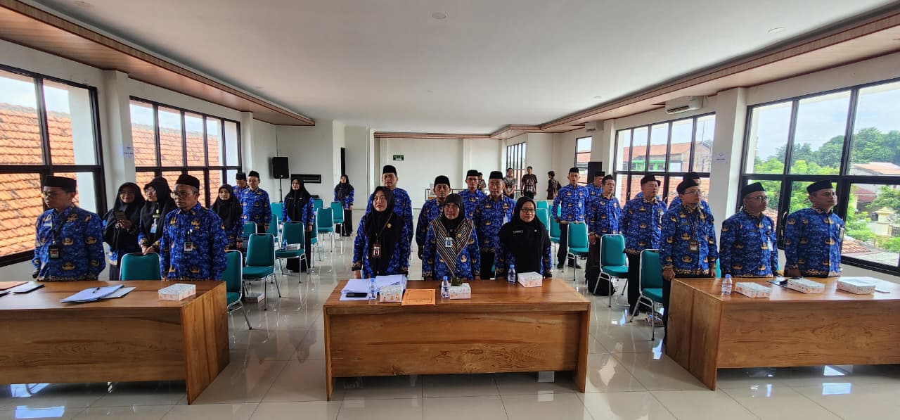 Pengukuhan Dewan Pengurus KORPRI Kantor Kemenag Klaten Masa Bakti 2025–2027, Plt Kasubbag TU: ASN Harus Profesional dan Jadi Teladan Bagi Semua
