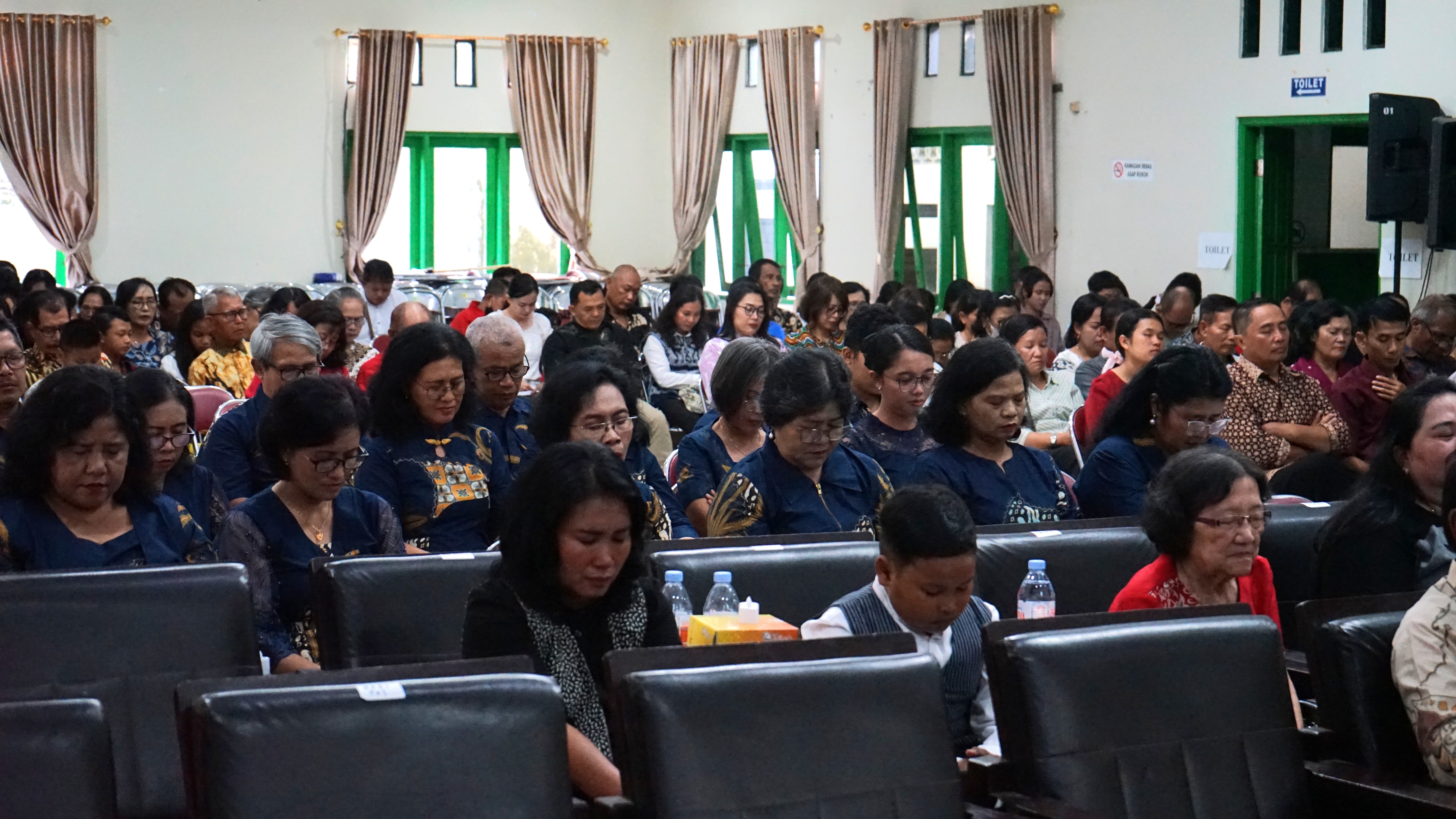 Pererat Kerukunan Umat Melalui Natal